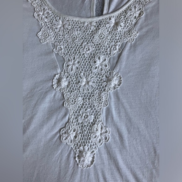 3-$20, 2-$15 or 1-$10 American Eagle cap sleeve cream lace top - Picture 2 of 6